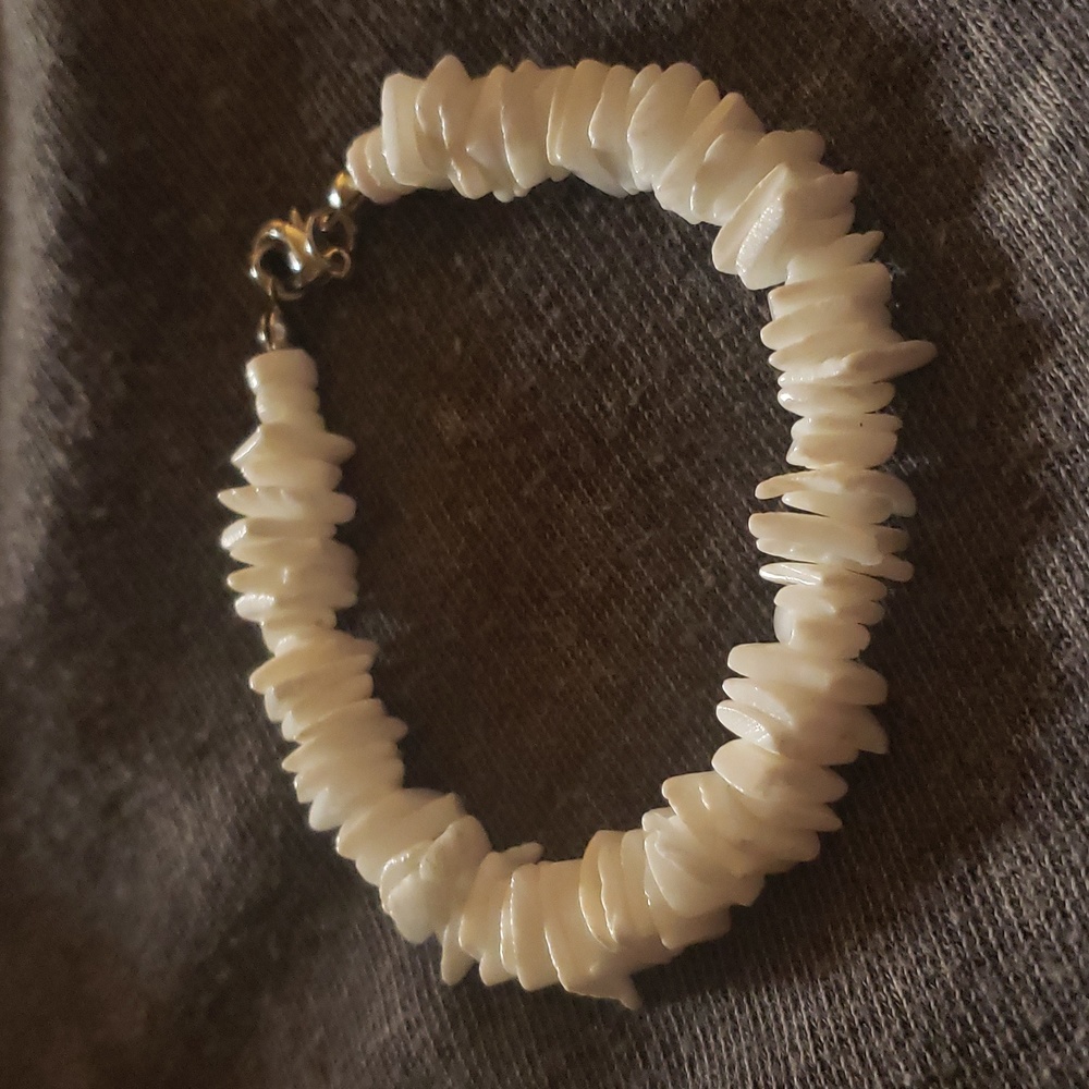 Puka Shell Bracelet - Picture 4 of 4